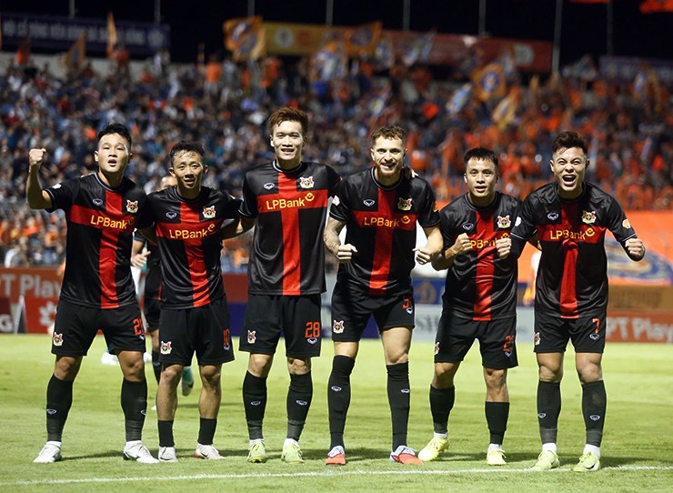 Ninh Bình FC với những bản hợp đồng như Hoàng Đức cho thấy sức mạnh tài chính số 1 V-League