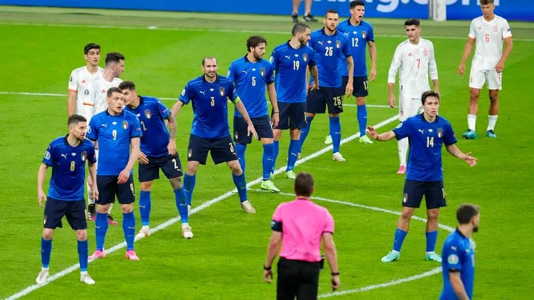 Euro mấy năm 1 lần