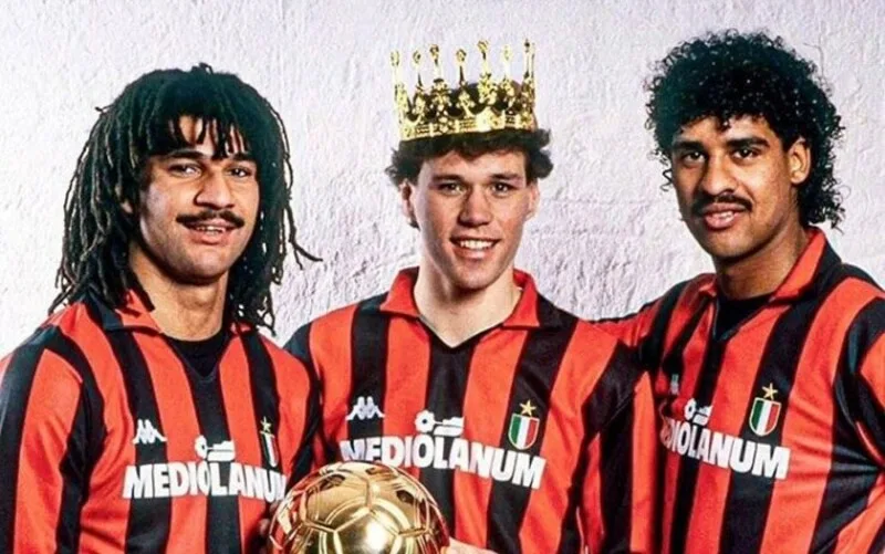 Ruud Gullit và Frank Rijkaard cùng Van Basten tạo nên thế hệ Hà Lan huyền thoại giúp Milan thống trị châu Âu.