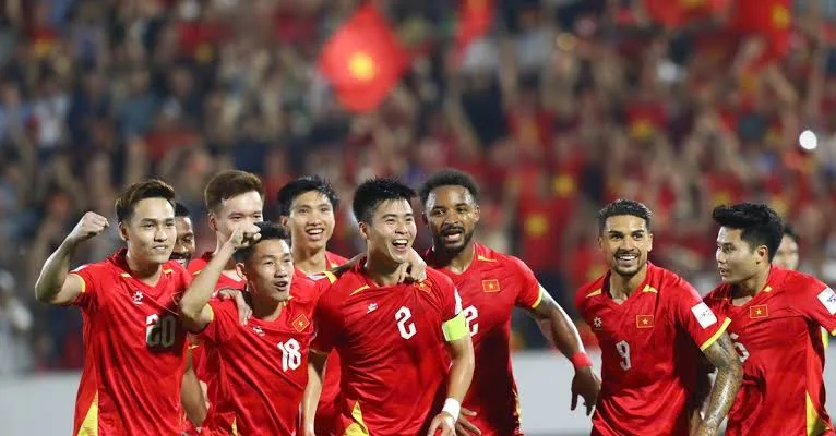 cầu thủ bóng đá cao nhất Việt Nam