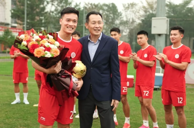 Cầu thủ Hoàng Đức
